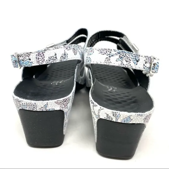 Vital Joy floral Leather Sandals