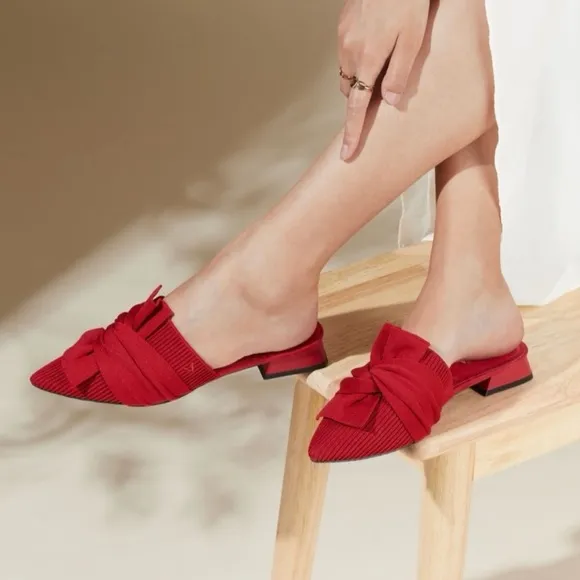 Vivaia Yaffa Pointed-Toe Knot Sandals Ruby Red EU 39 US 8