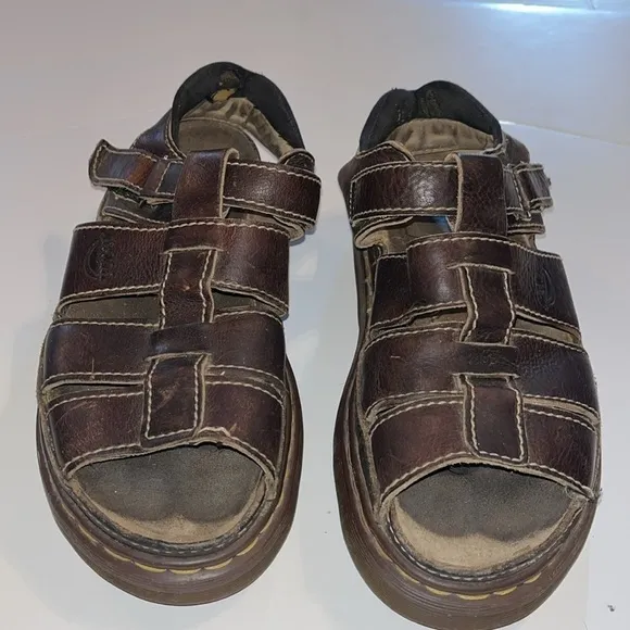 VTG- 90’s-Dr.Martens-10-Brown-leather, fisherman sandals, Velcro, 8585 doc’s.