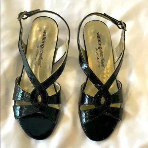 Walking Cradles Black Strappy Sandals. NEW