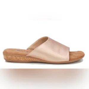 Walking Cradles Cam Soft Leather Sandals in Rose Gold size 9M