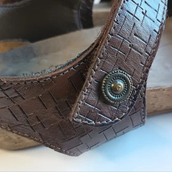 Walking Cradles Womens Sandals Size 12 Slingback Brown Croc Leather Cushioned