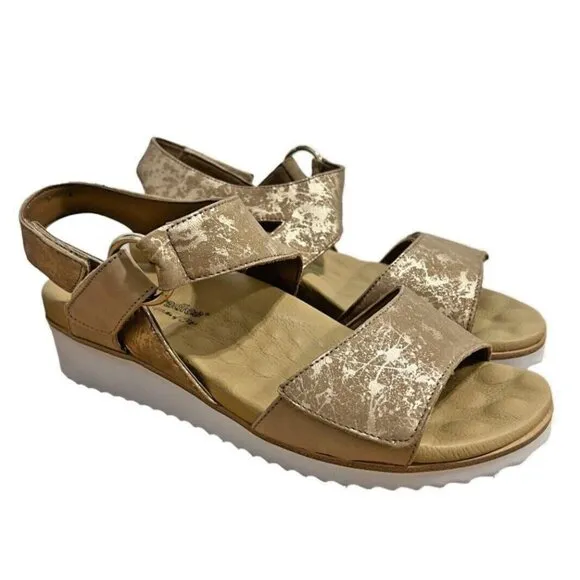 Walking Cradles  Women's Taupe Metallic Huntley Sandals Size 10 WW
