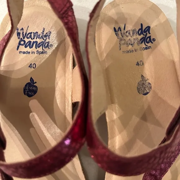 Wanda Panda Leather Metallic Berry Comfort Sandals Made in Spain 9