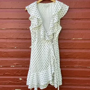 WAYF Black &amp; White Star Print Ruffle Sleeveless Mini Wrap Dress Women's Size M