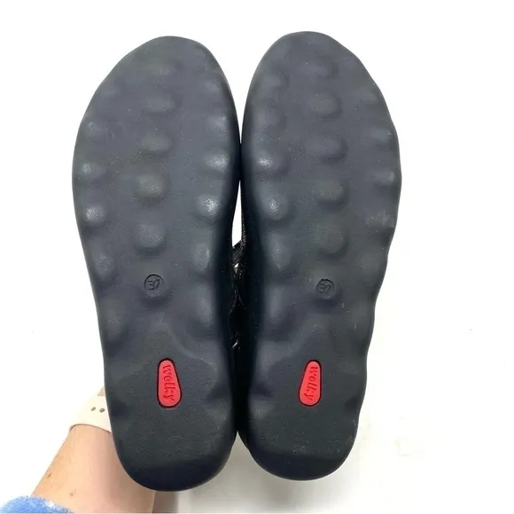 Wolky Pichu Caviar Leather Black comfort sandals