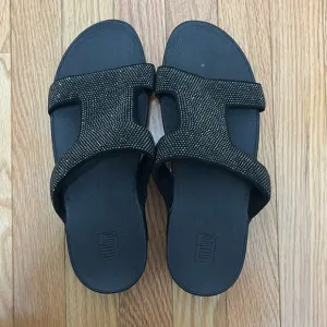 Woman’s Black Fit Flop Marli Crystal Sandals - size 10