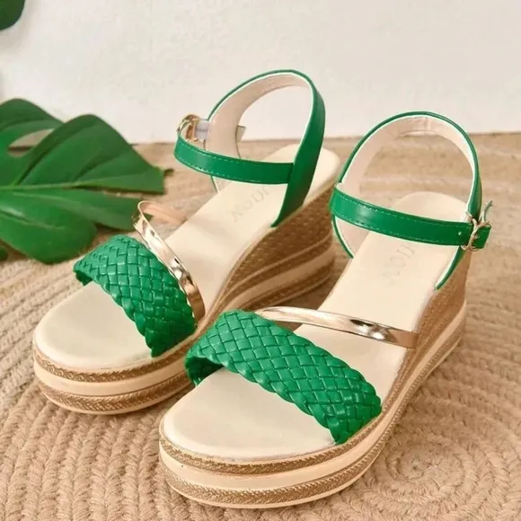Women Fashionable Green Woven Strap Sandals With Bohemian Vacation Style,