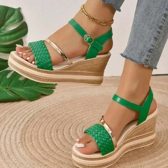 Women Fashionable Green Woven Strap Sandals With Bohemian Vacation Style,