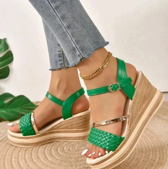 Women Fashionable Green Woven Strap Sandals With Bohemian Vacation Style,