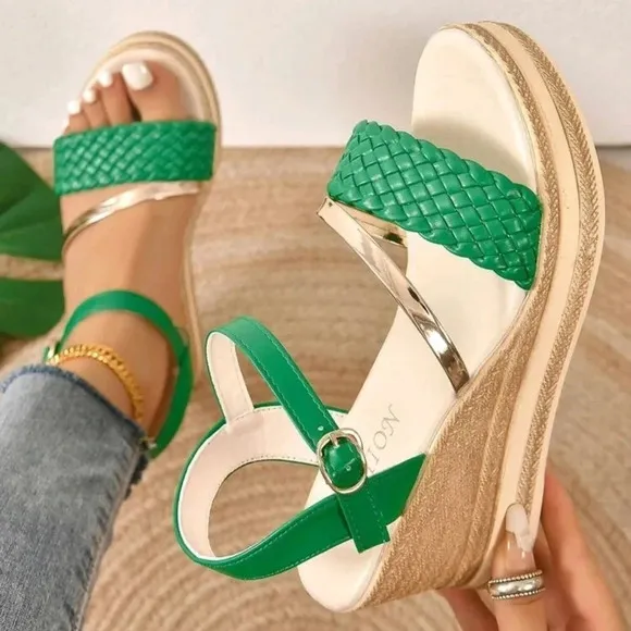 Women Fashionable Green Woven Strap Sandals With Bohemian Vacation Style,
