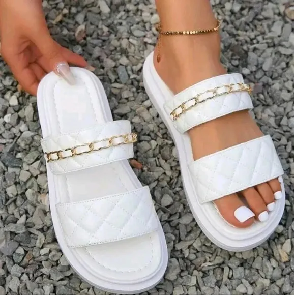 Women Quilted Chain Decor Flat Sandals, Fashion White Slide Sandals