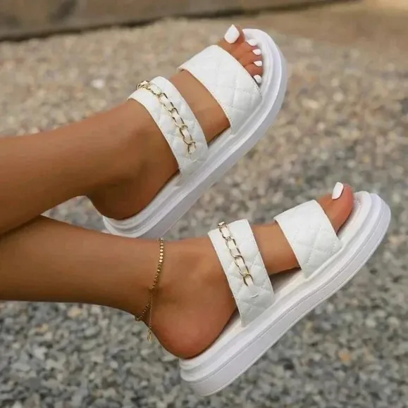 Women Quilted Chain Decor Flat Sandals, Fashion White Slide Sandals