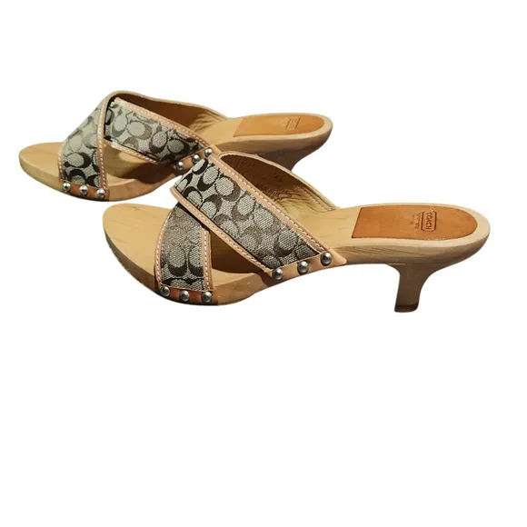 Women's Coach Sandals Size 6 Beige Brown