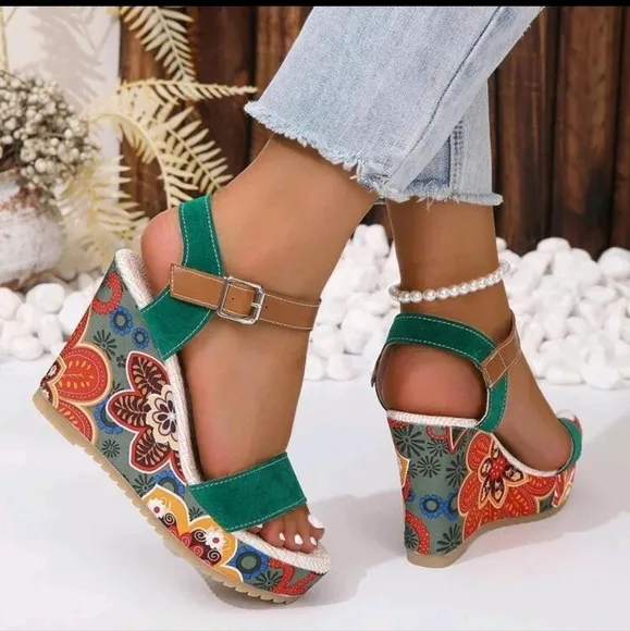 Women's Thick Platform Wedge Heel Floral Patterned Summer Sandals
