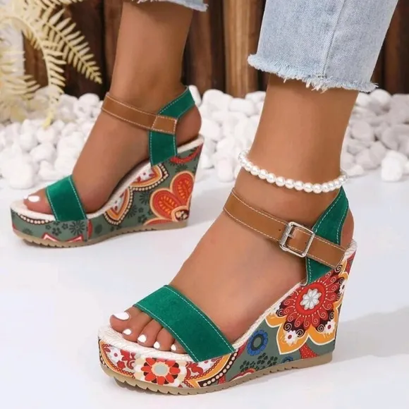 Women's Thick Platform Wedge Heel Floral Patterned Summer Sandals