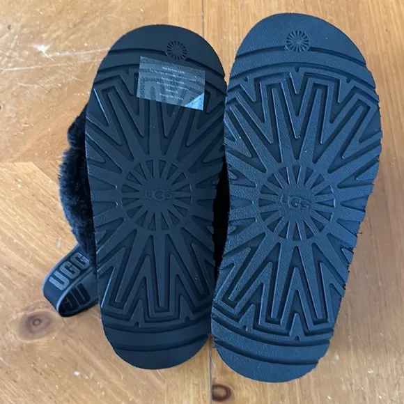 Women’s UGG Disco Knot Platform Fashion Sandals Lamb Fur Black Size 8 NEW