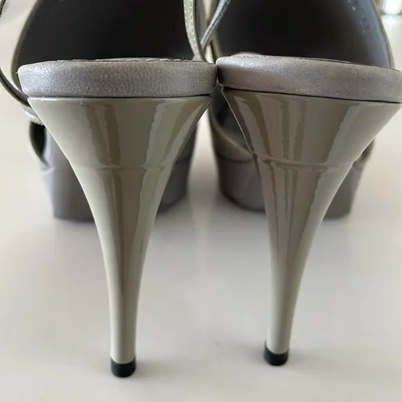 Yves Saint Laurent Grey Leather Platform Sandals w/ Patent Leather Trim