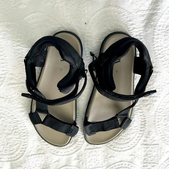 ZARA: EXCELLENT Condition Men Comfortable Sport Black Sandals Sz43 Euro