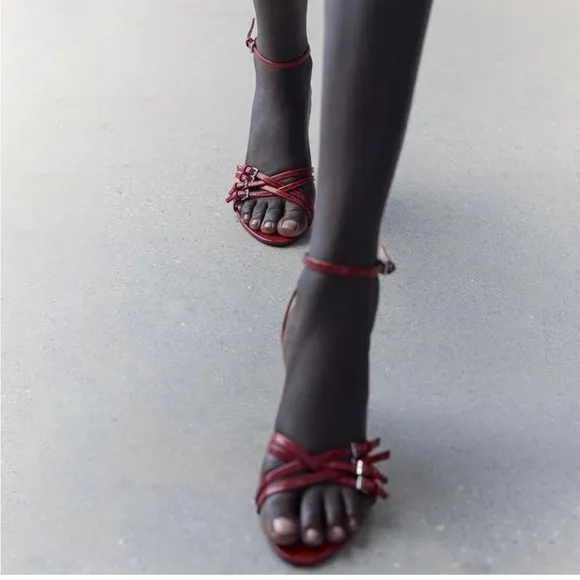 ZARA HIGH HEELED STRAP SANDALS