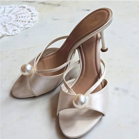 Zara pearl detail strappy heeled open toe sandal heels ivory off white sz40