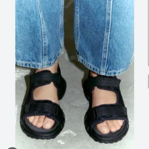 ZARA SPORT SANDALS SIZE 8